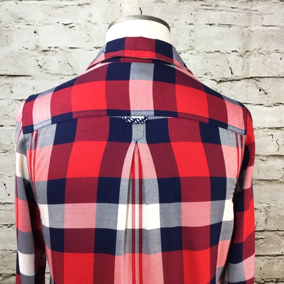 BUTTONS * button down top - Picture 7 of 8